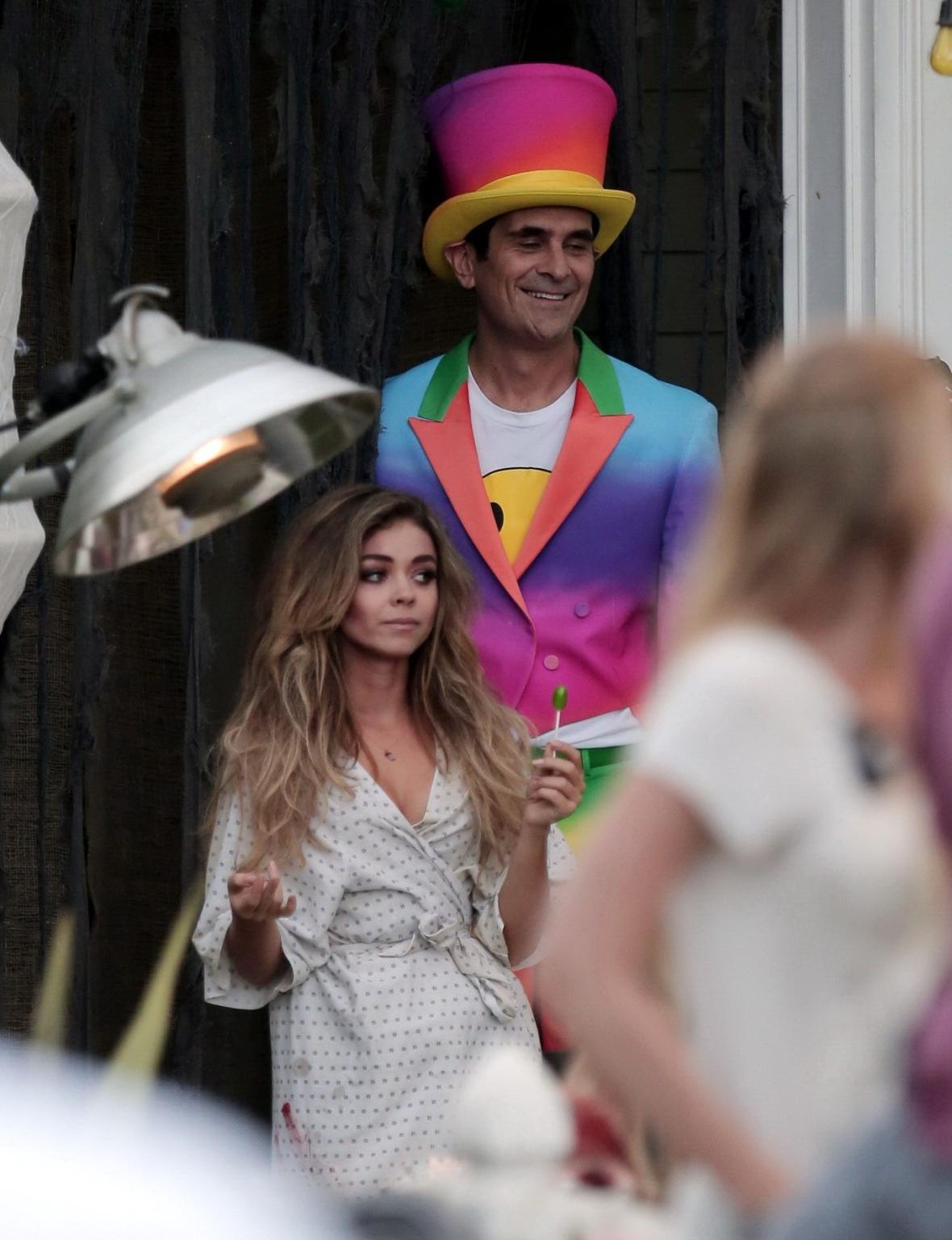 16P Sarah Hyland cleavy and sucking a lollipop on the Modern Family set in LA