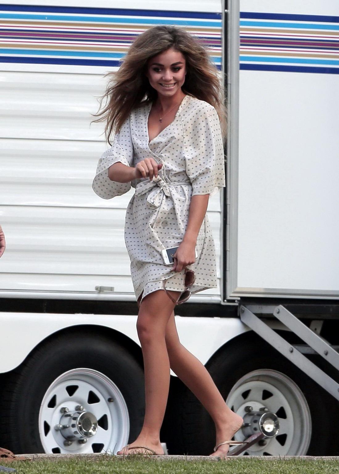 16P Sarah Hyland cleavy and sucking a lollipop on the Modern Family set in LA
