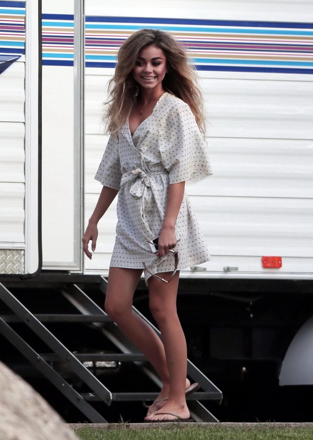 16P Sarah Hyland cleavy and sucking a lollipop on the Modern Family set in LA