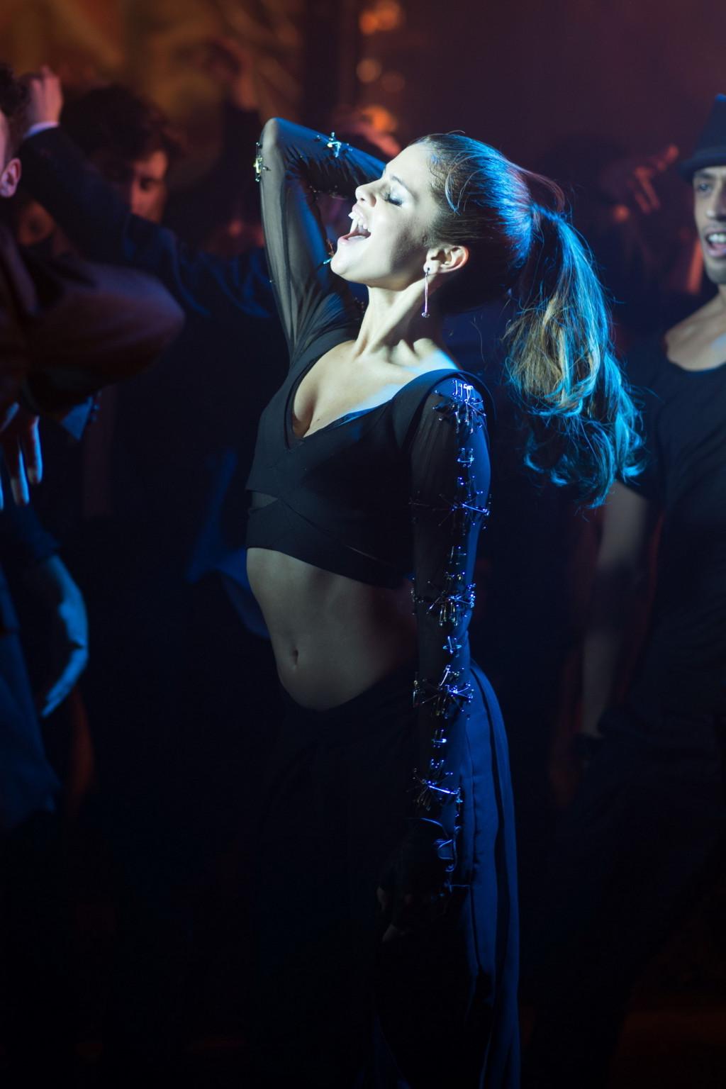 16P Selena Gomez leggy  cleavy on the set of her 'Slow Down' music video