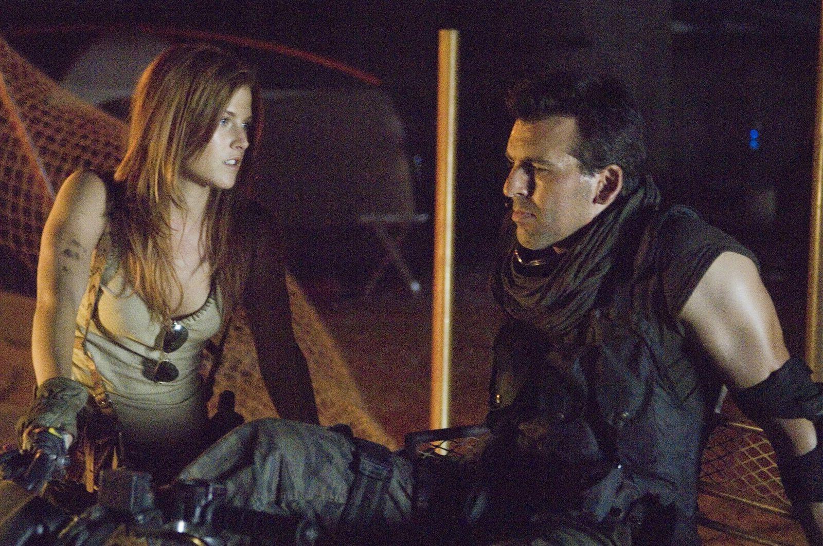 16P Ali Larter looks very hot wearing a military outfit in 'Resident Evil: Extinctio