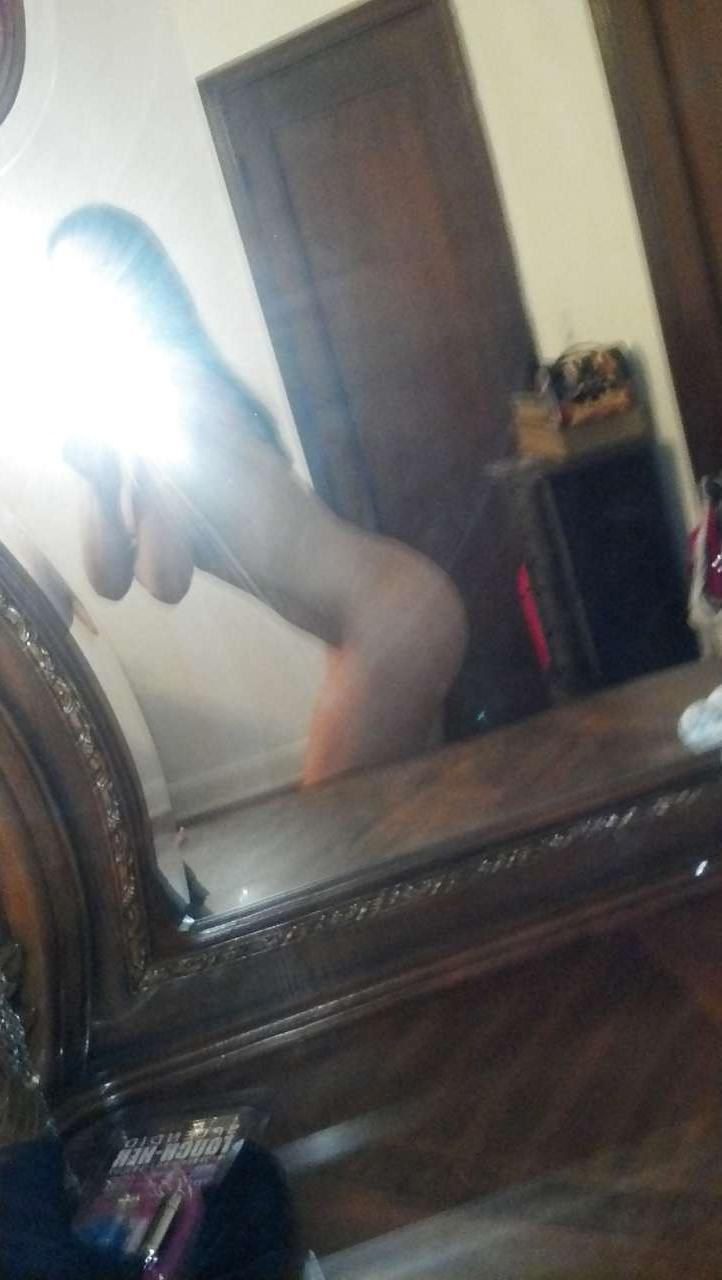 10P Adrianne Curry posing totally nude on private photos