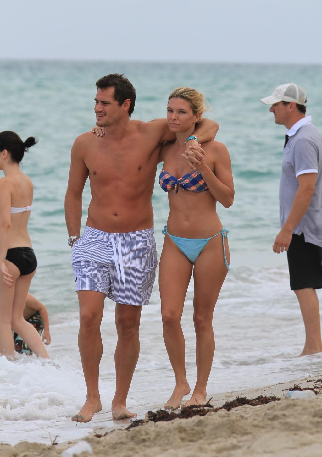 9P Sofia Zamolo getting groped in thong strapless bikini at the beach in Miami