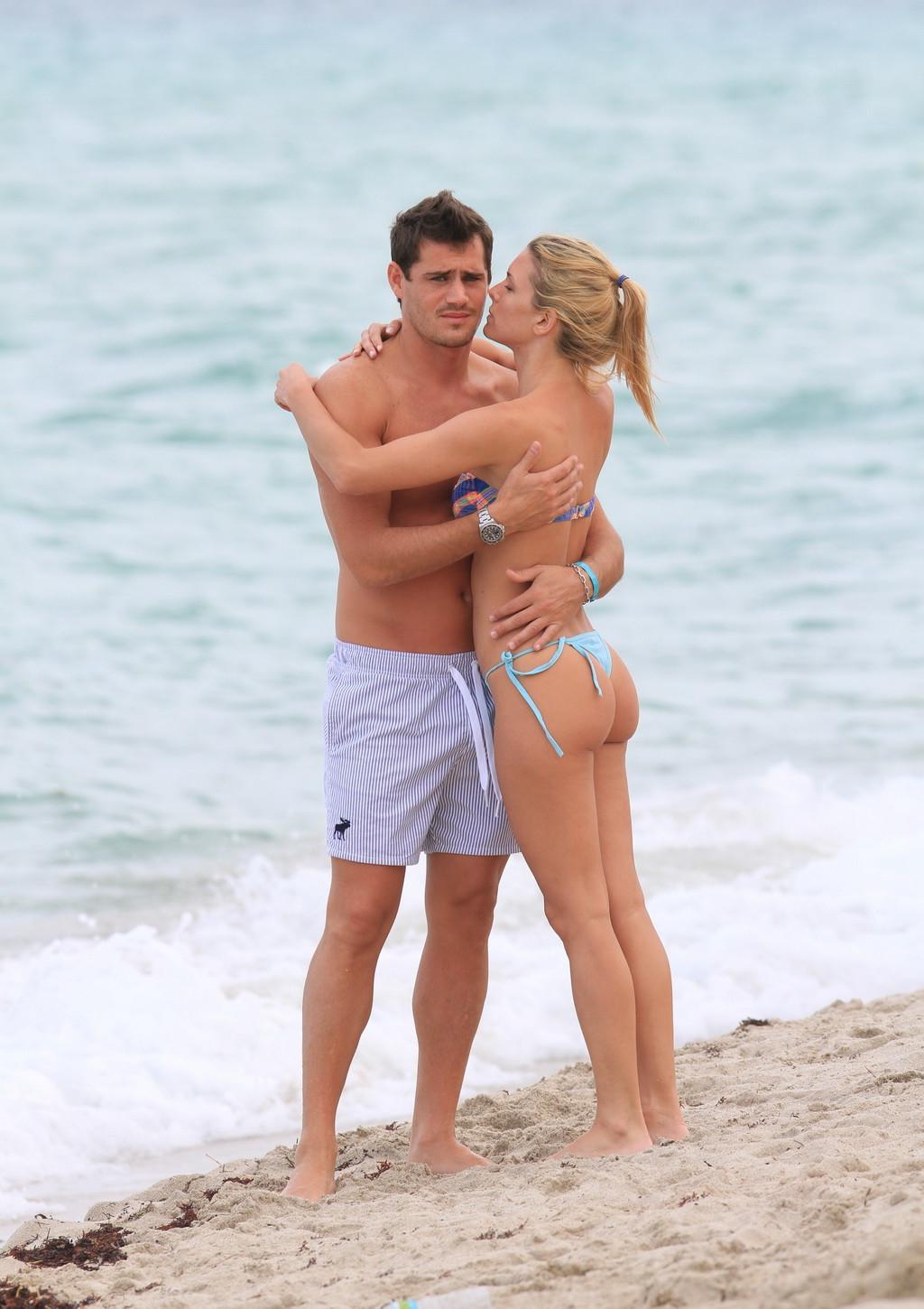 9P Sofia Zamolo getting groped in thong strapless bikini at the beach in Miami