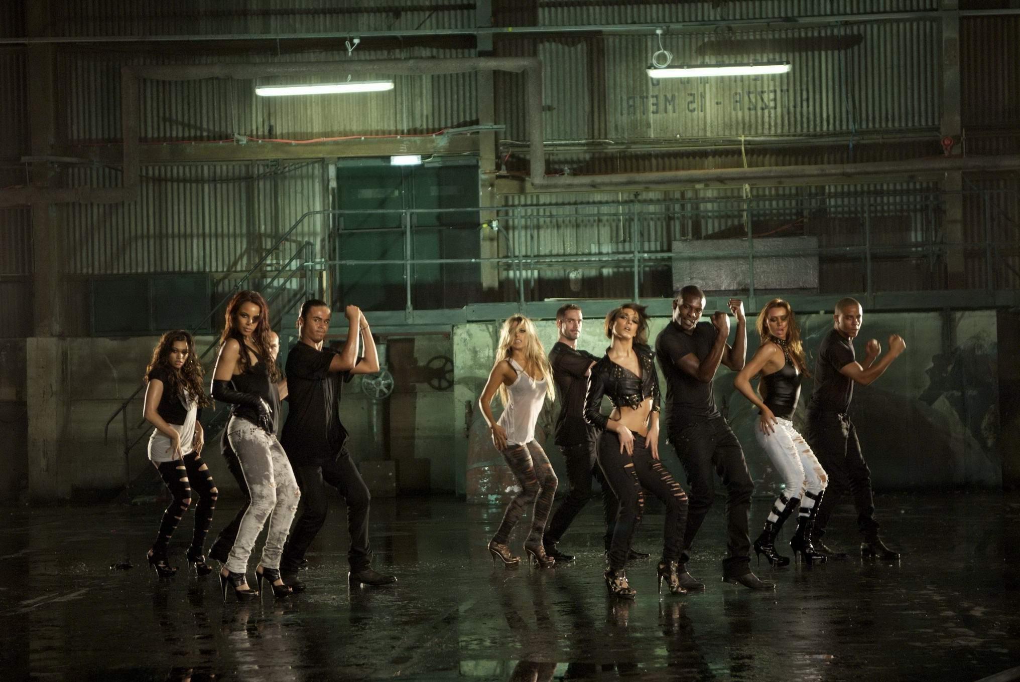 10P Vanessa White showing off her ass in tight pants at the music video set