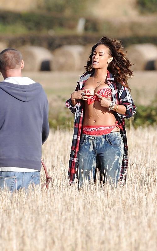 25P Rihanna - sexy while filming a music video in Ireland