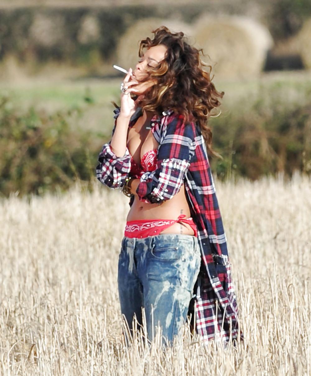 25P Rihanna - sexy while filming a music video in Ireland