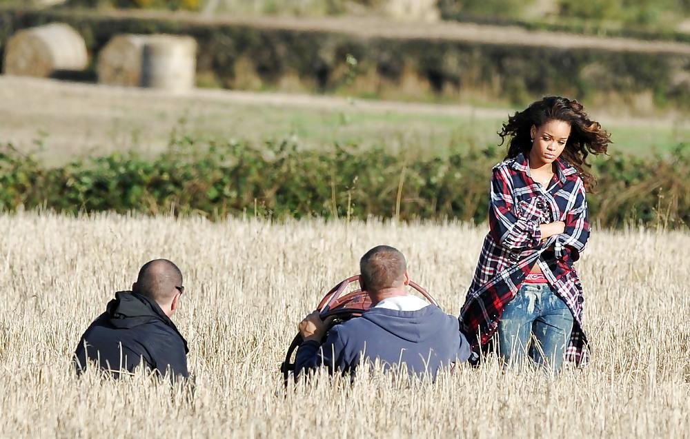 25P Rihanna - sexy while filming a music video in Ireland