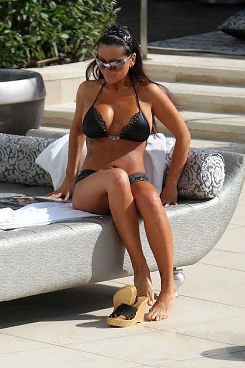 16P Jennifer Farley exposing her huge boobs on private photos