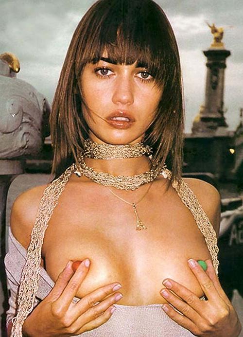 16P Olga Kurylenko exposing totally nude and sexy body on private photos