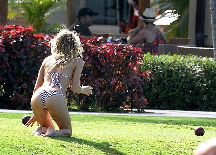 16P LeAnn Rimes exposing sexy body and hot ass in thong