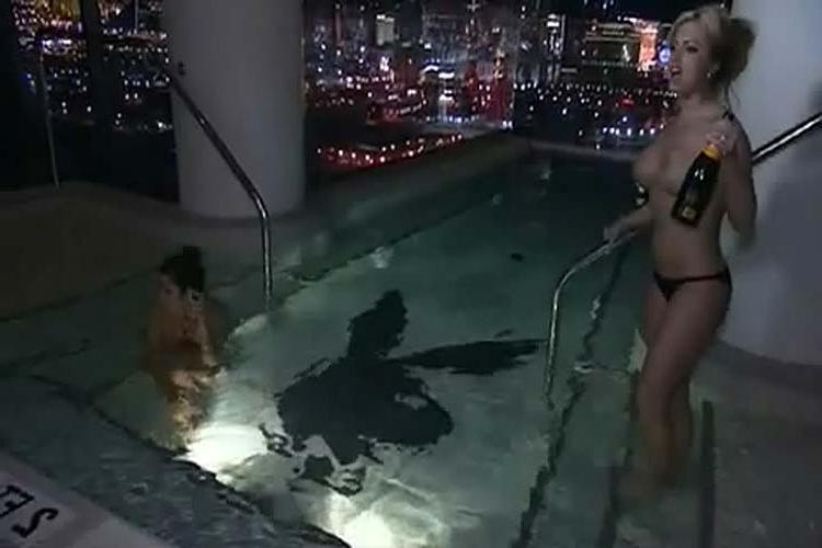 16P Kendra Wilkinson danceing on private party with friends in topless