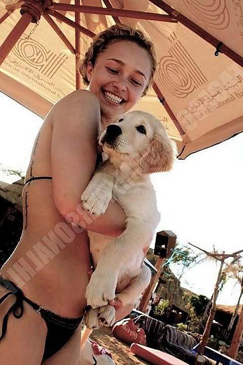 16P Hayden Panettiere exposing sexy body and hot ass on private photos