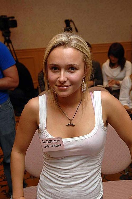 16P Hayden Panettiere exposing sexy body and hot ass on private photos