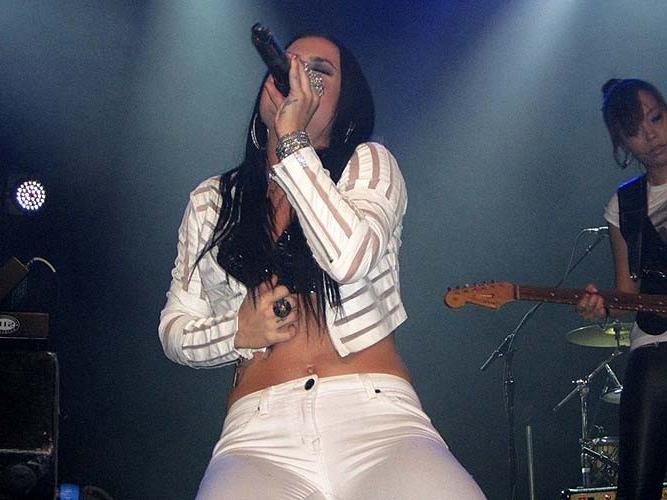 16P Joanna Jojo Levesque looking very hot and sexy on private photos
