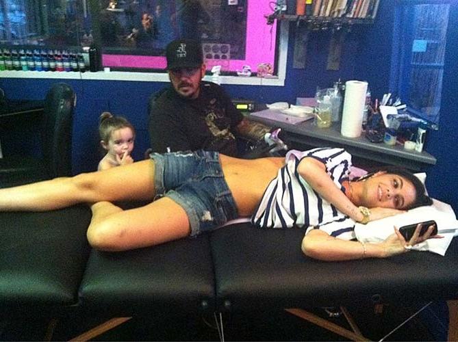16P Joanna Jojo Levesque looking very hot and sexy on private photos