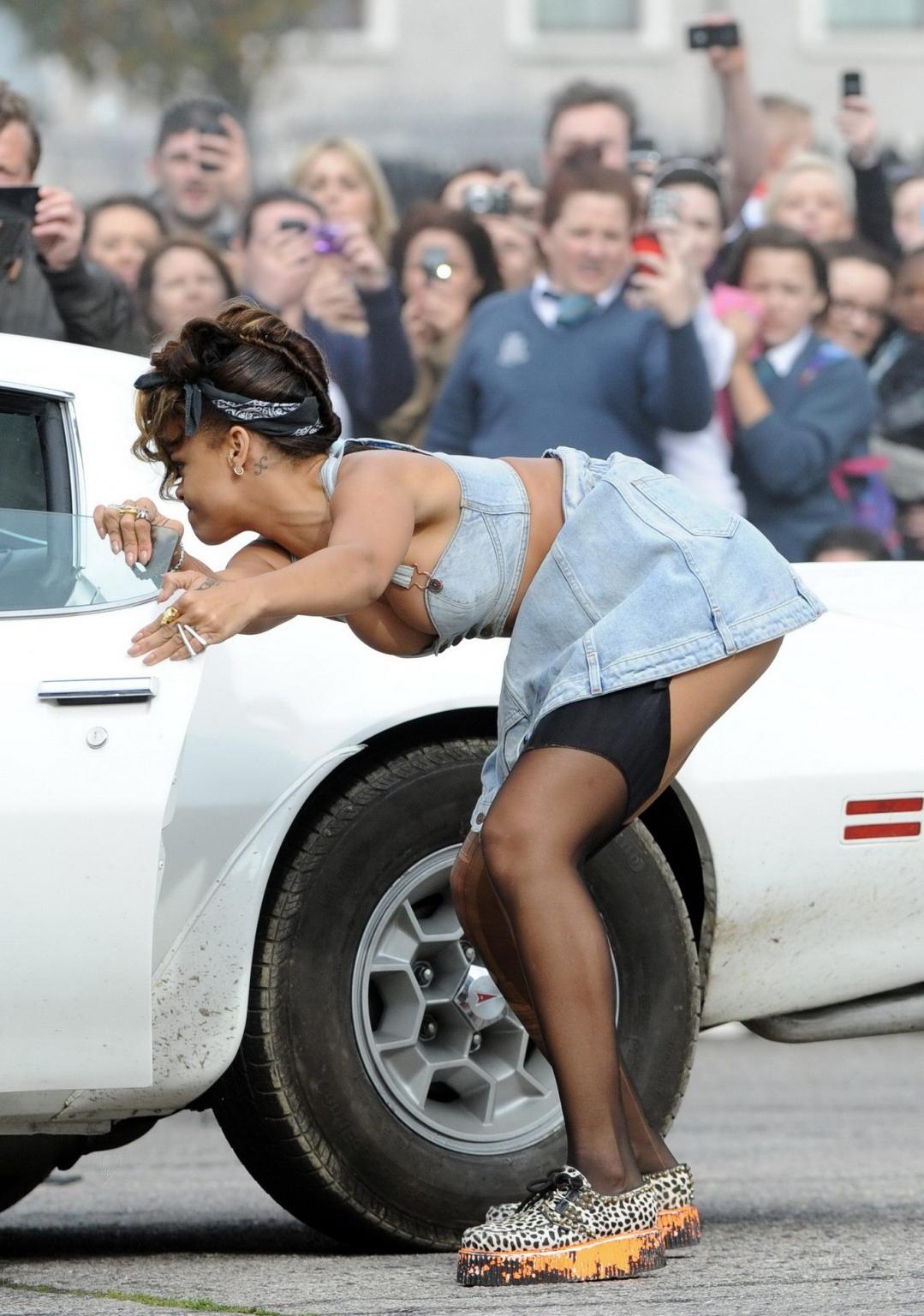16P Rihanna flashing her panties on the music video set in Ireland