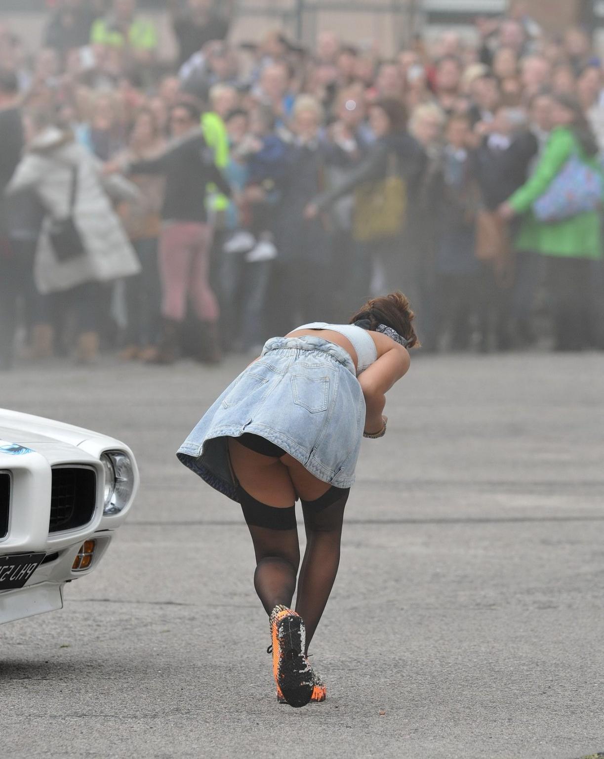 16P Rihanna flashing her panties on the music video set in Ireland