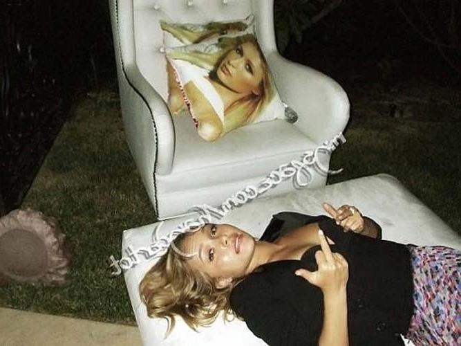 16P Hayden Panettiere looking very hot and sexy on private photos