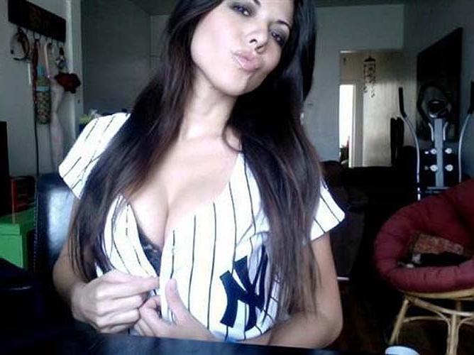16P Jimena Sanchez exposing very sexy body and hot ass on private photos