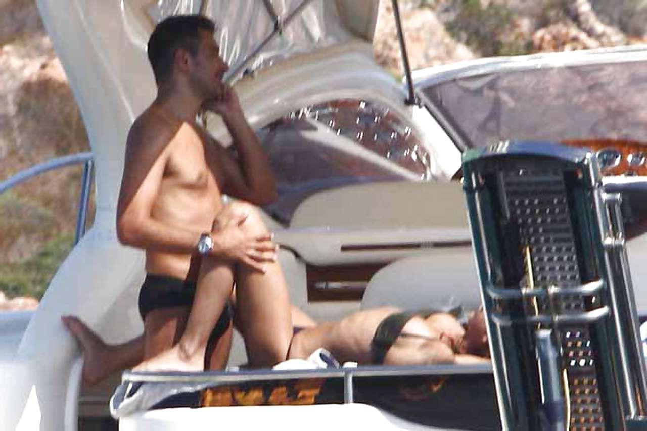 16P Nina Moric showing her fantastic ass in bikini thong on yacht and spreading her 