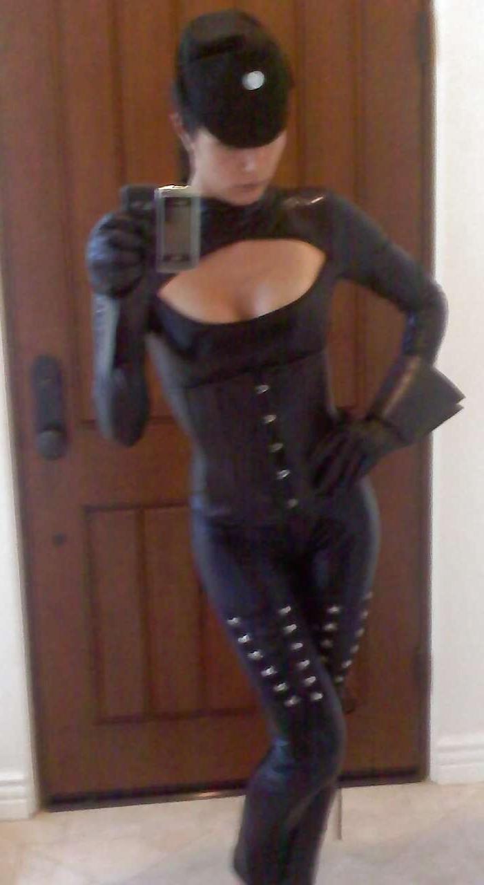 16P Adrianne Curry showing little of her ass in thong and posing topless for Twitter