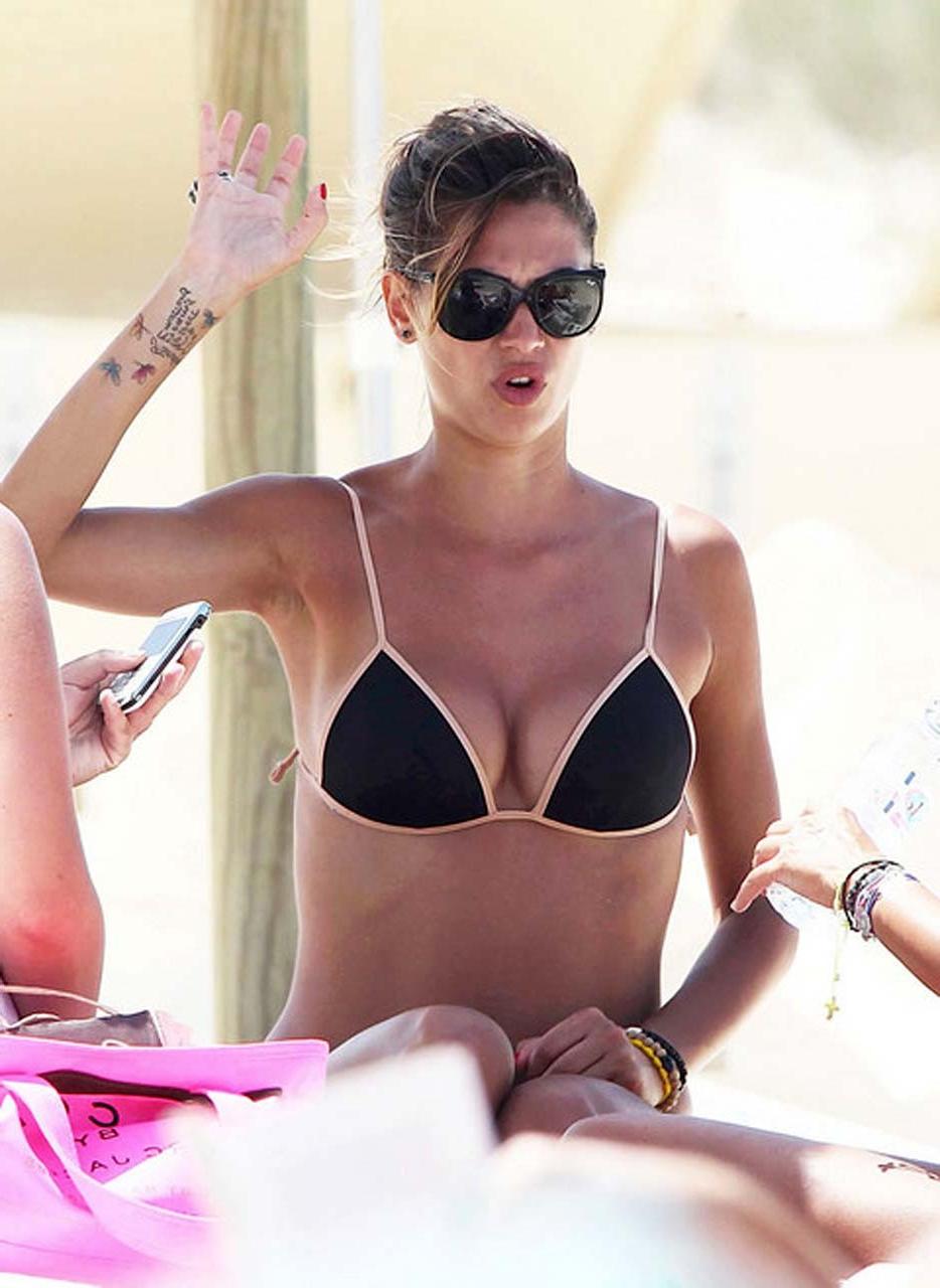 16P Melissa Satta exposing sexy body and hot ass in thong on beach