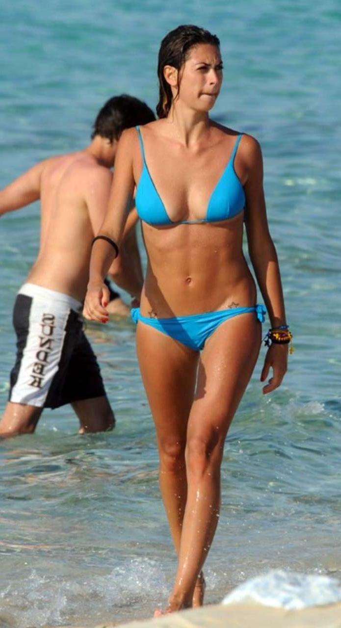 16P Melissa Satta exposing sexy body and hot ass in thong on beach