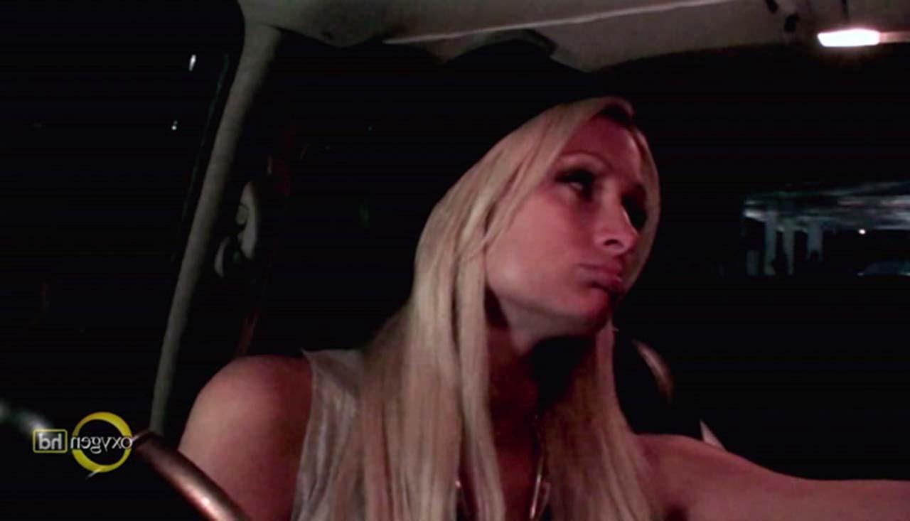 16P Paris Hilton exposing her sexy nude body and hot ass in bathroom