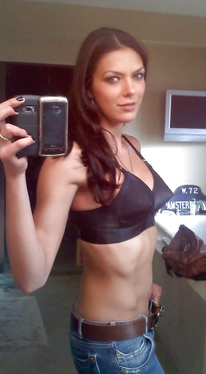 16P Adrianne Curry topless posing in pool and exposing her ass in private photos