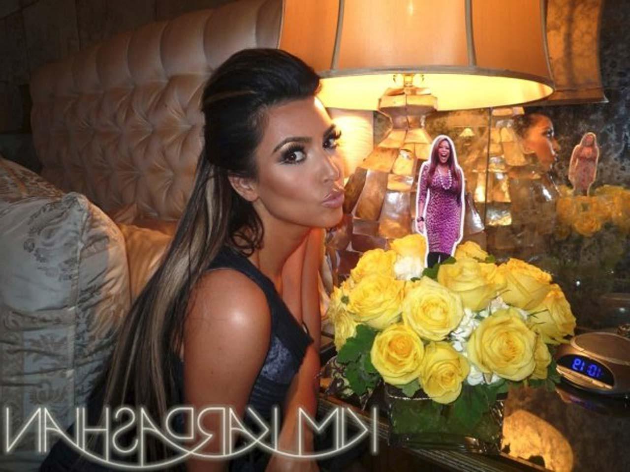 16P Kim Kardashian looking very hot and sexy on her private photos