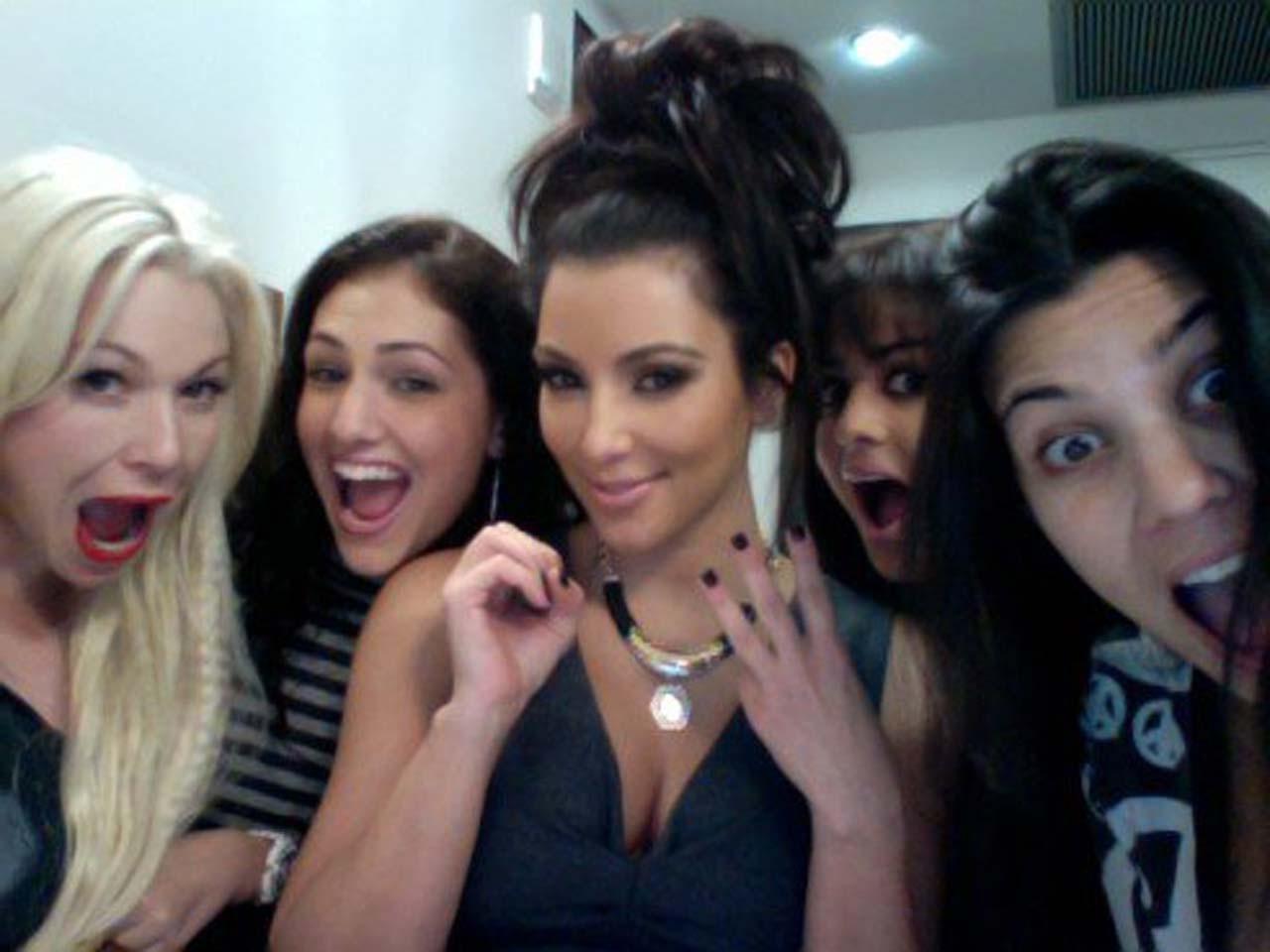 16P Kim Kardashian looking very hot and sexy on her private photos
