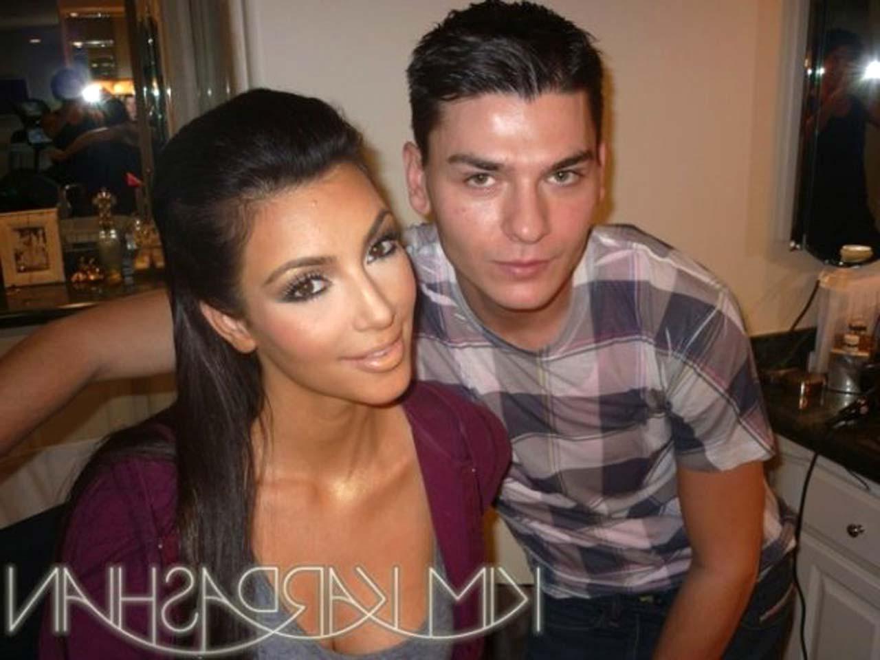 16P Kim Kardashian looking very hot and sexy on her private photos
