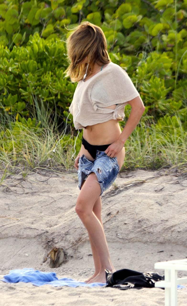 16P Malin Akerman exposing fucking sexy body and hot ass in thong on beach