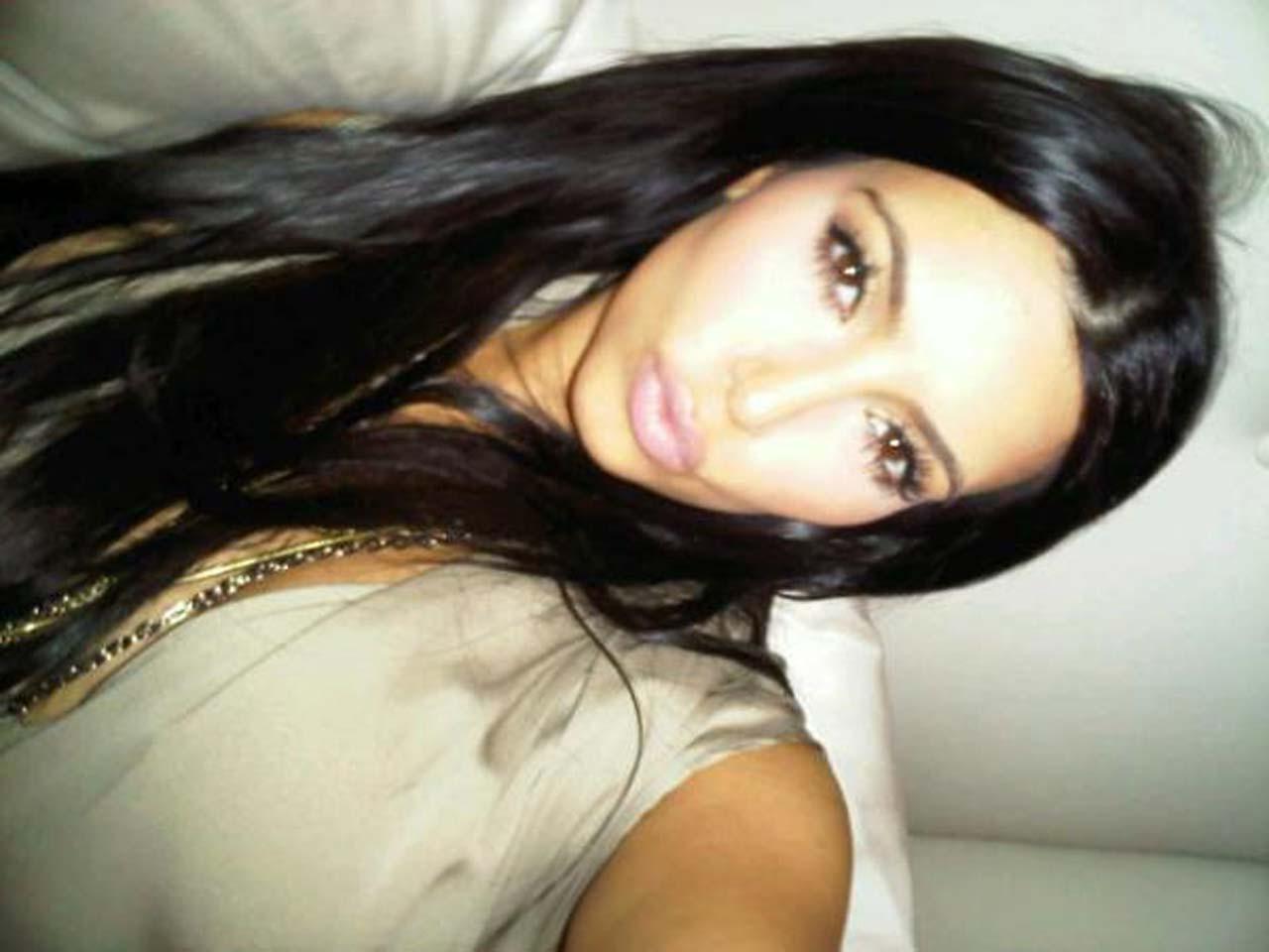 16P Kim Kardashian looking fucking hot and sexy on her private photos
