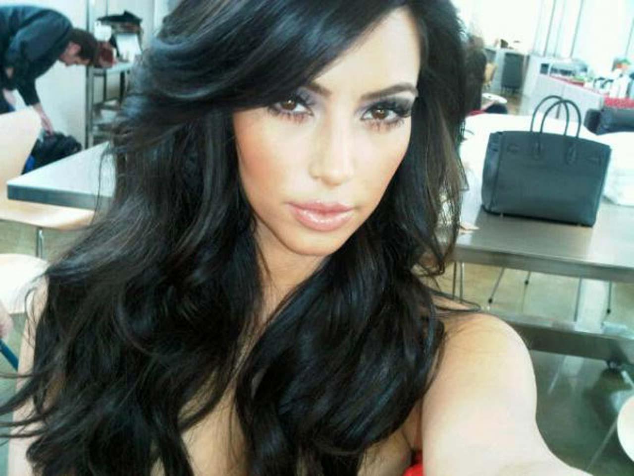 16P Kim Kardashian looking fucking hot and sexy on her private photos