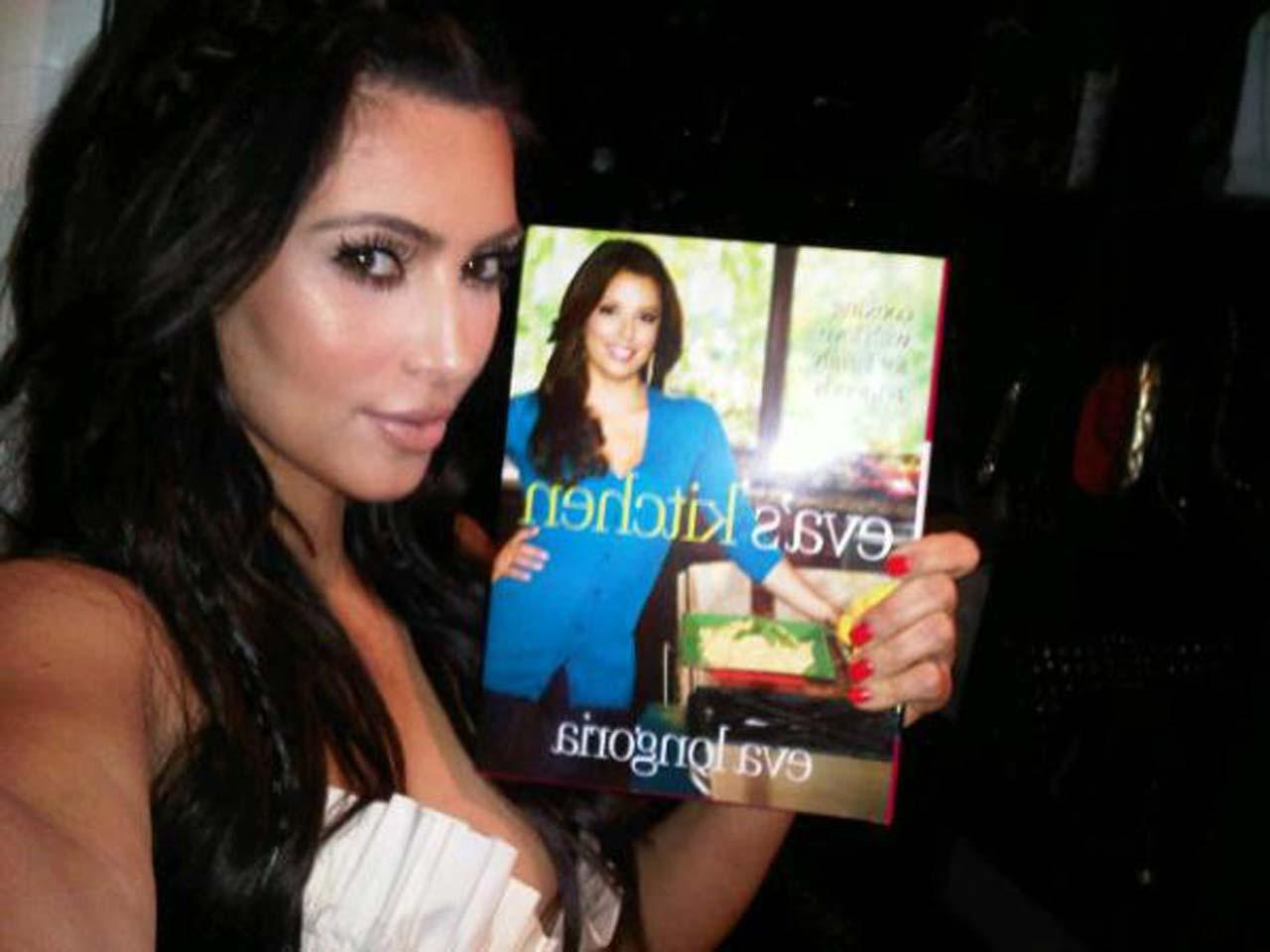 16P Kim Kardashian looking fucking hot and sexy on her private photos