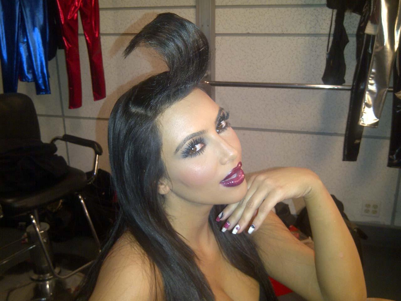 16P Kim Kardashian looking fucking hot and sexy on her private photos