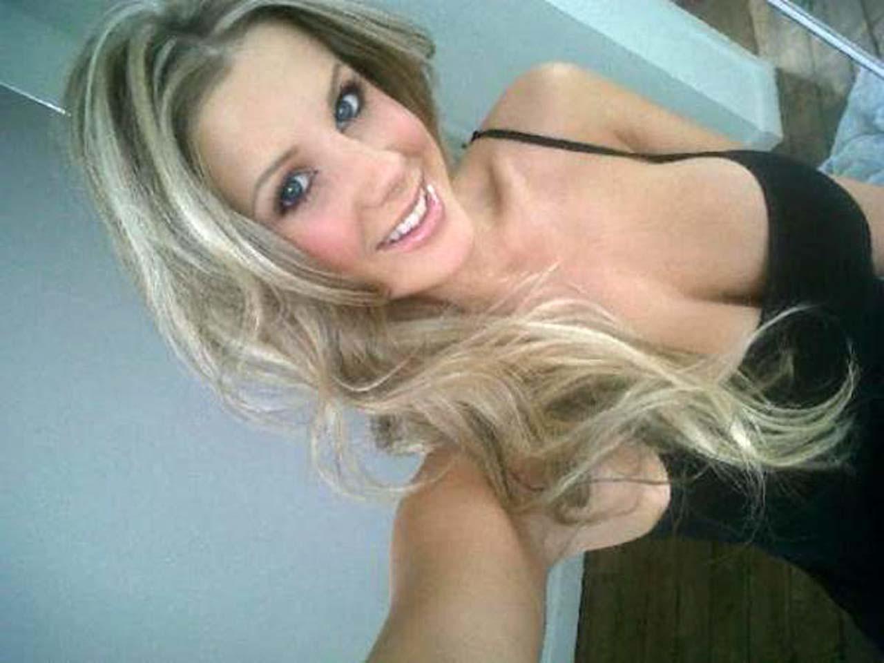 16P Madison Welch exposing sexy body and huge boobs on private photos