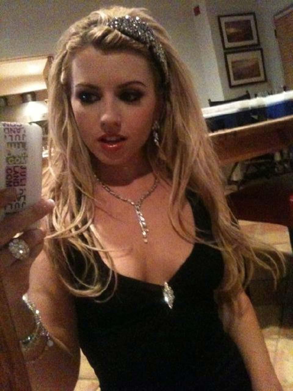 16P Lexi Belle exposing fucking huge boobs and sexy ass on private photos
