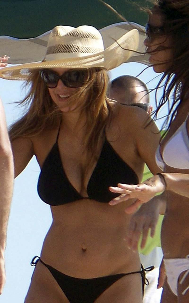 16P Stacy Fergie Ferguson exposing sexy body and hot ass in thong on beach