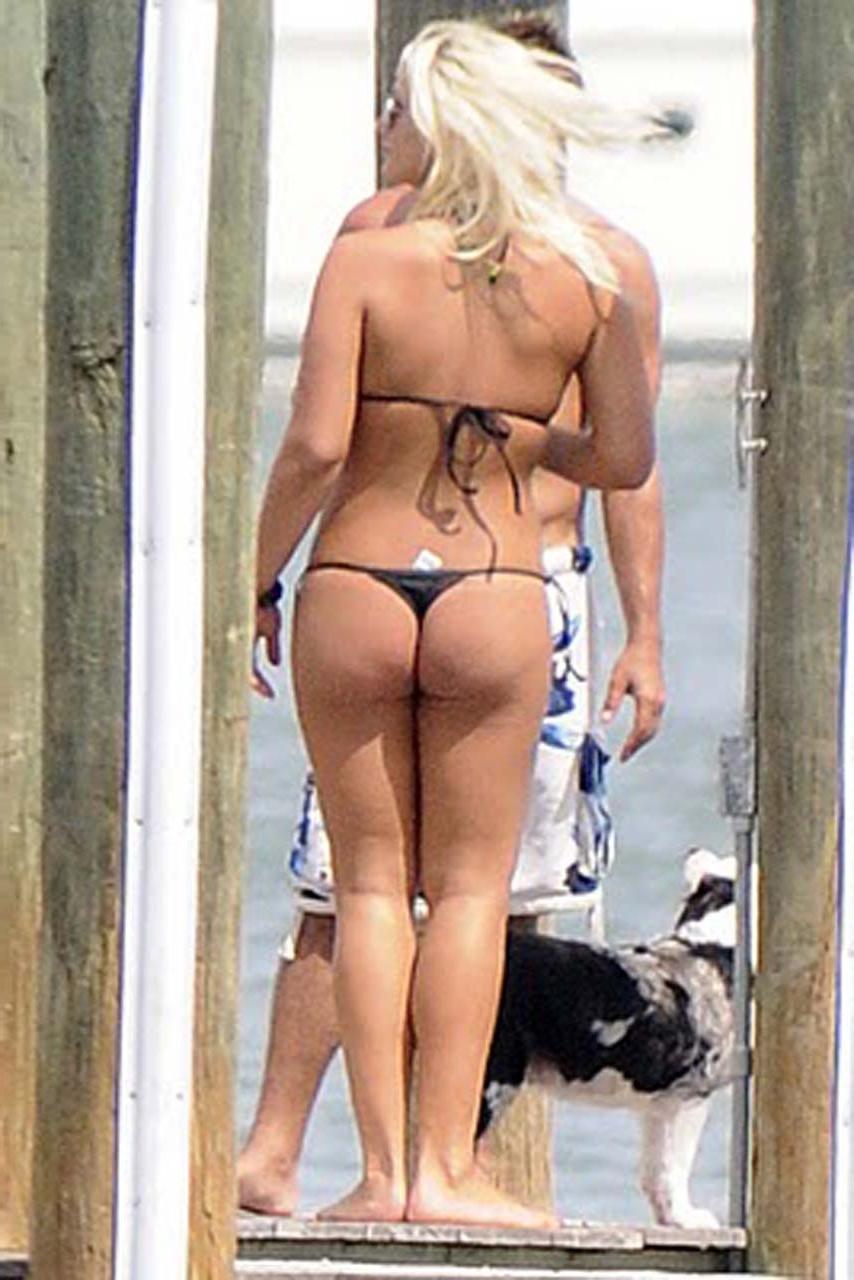 16P Brooke Hogan exposing sexy bikini body and very hot ass in thong