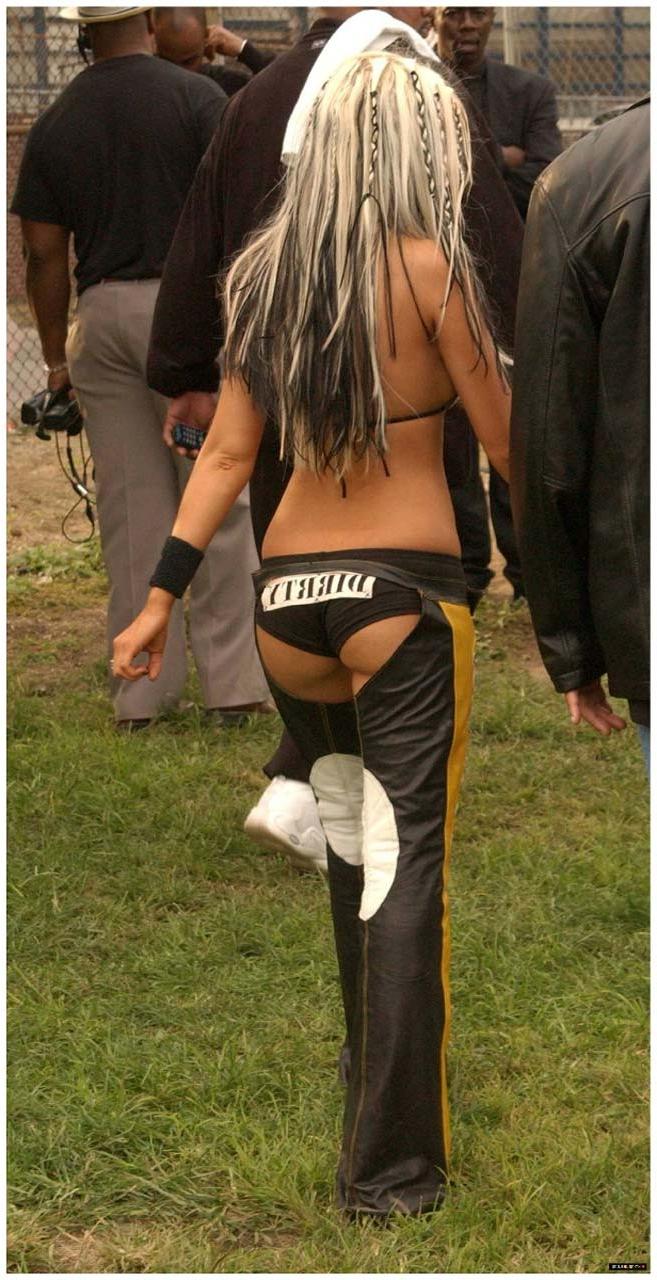 16P Christina Aguilera the legendary photos of her scpectacural ass in thong