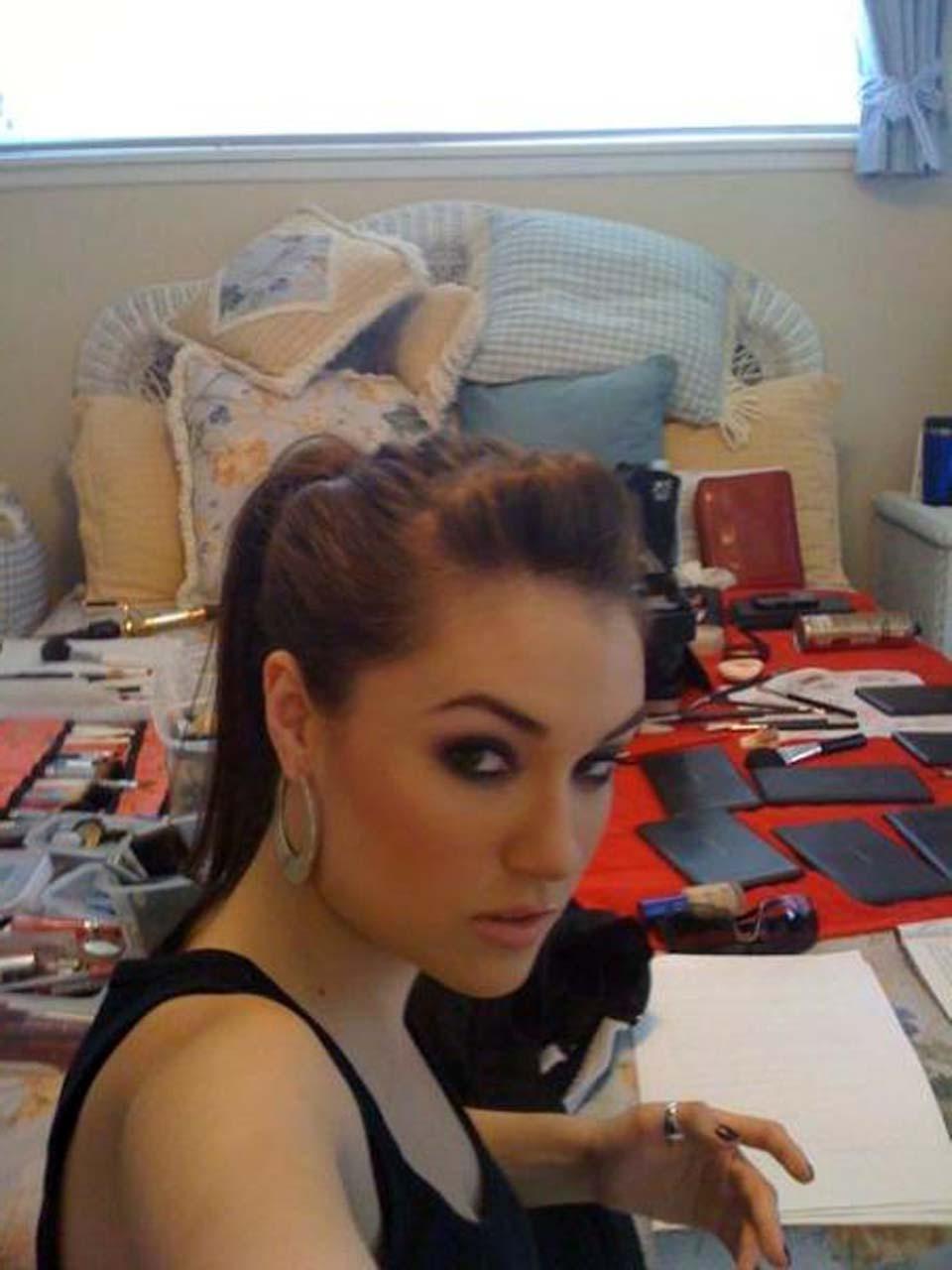 16P Sasha Grey looking fucking sexy and hot on private photos