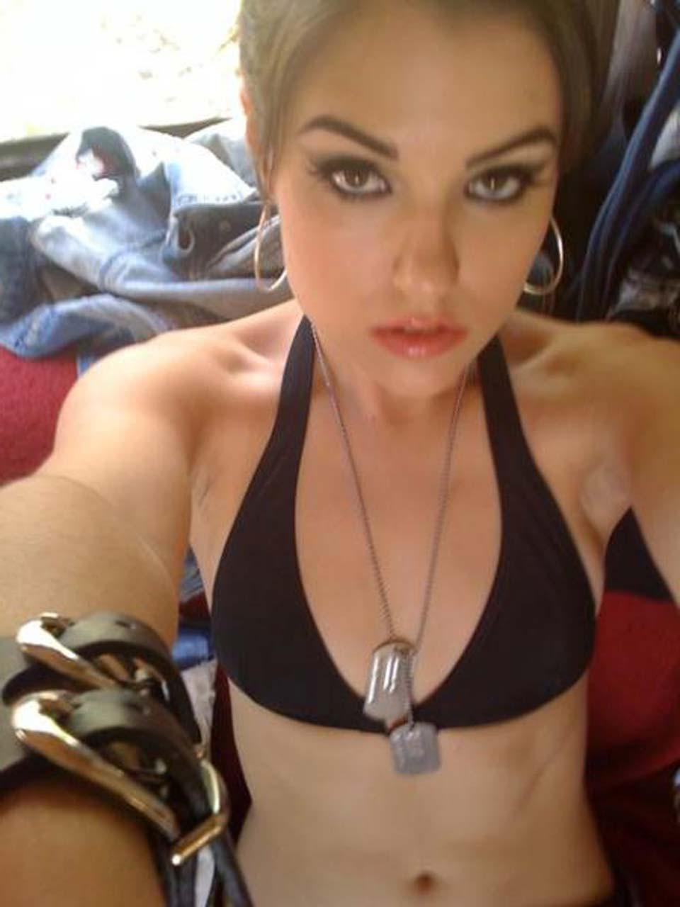 16P Sasha Grey looking fucking sexy and hot on private photos