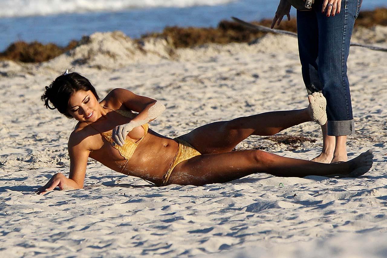 16P Arianny Celeste exposing sexy body and hot ass in thong on beach