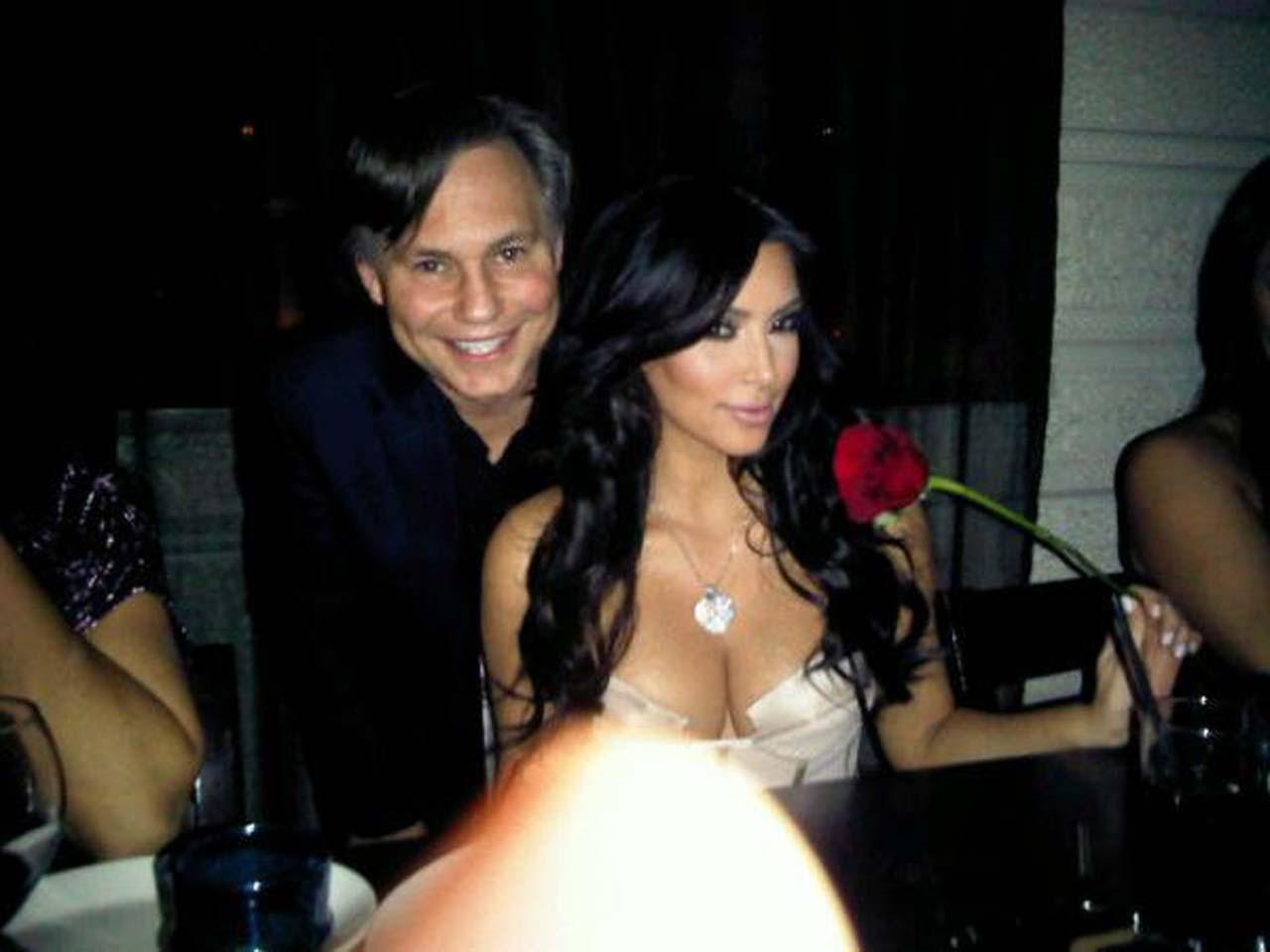 16P Kim Kardashian looking very hot and sexy on private photos