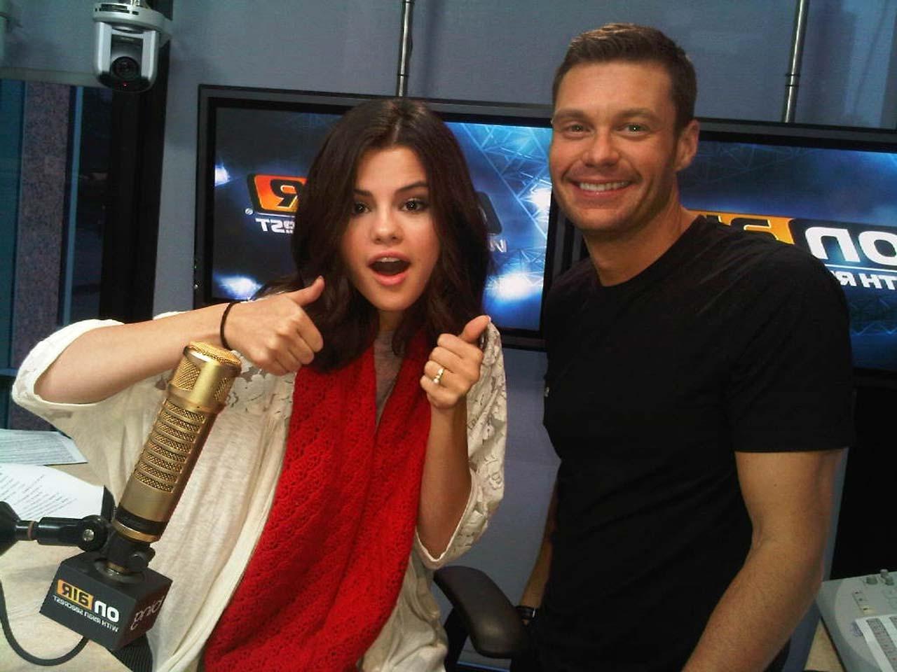 16P Selena Gomez exposing fucking sexy body on her private photos