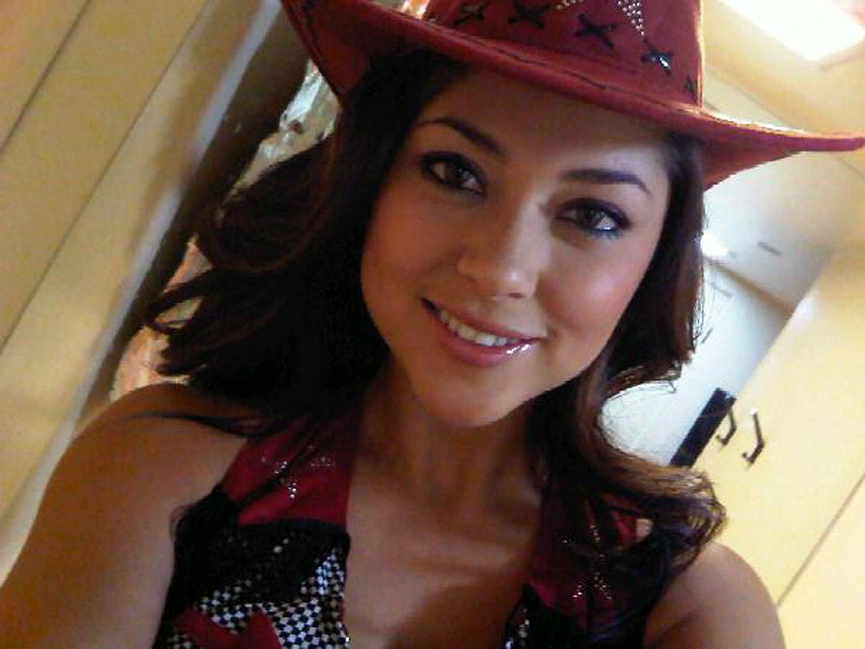 16P Arianny Celeste exposing fucking sexy body and hot ass in private photos