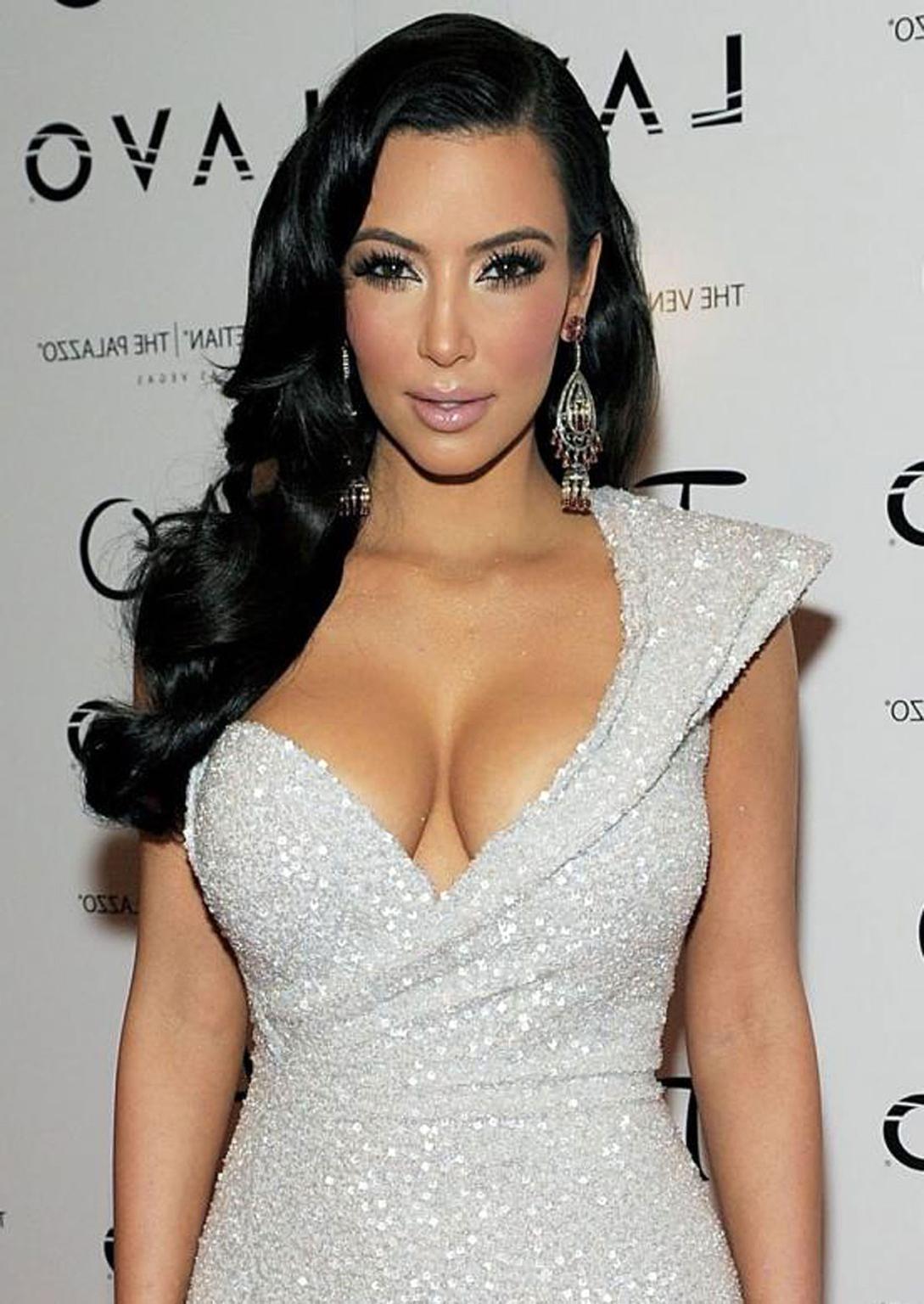 16P Kim Kardashian looking fucking hot and sexy on unseen yet private photos